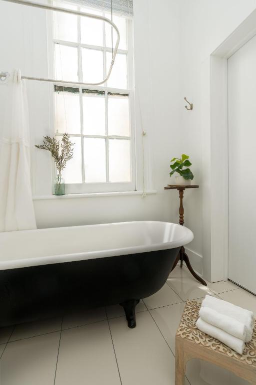 The Mansion on Royal - Image 3