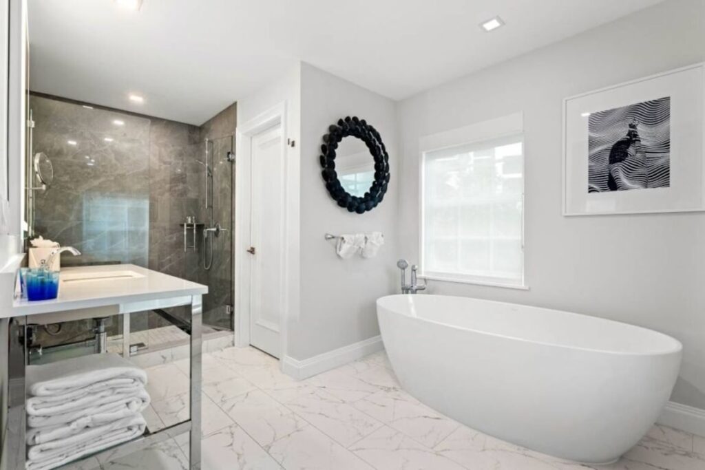 The Pillars Hotel & Club