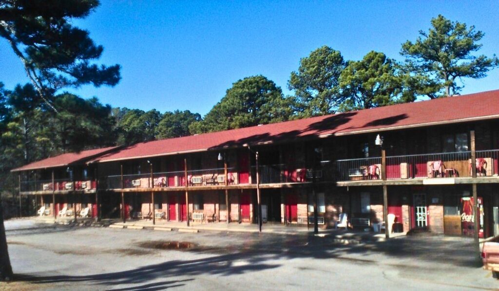 The Razorback Lodge - Image 4