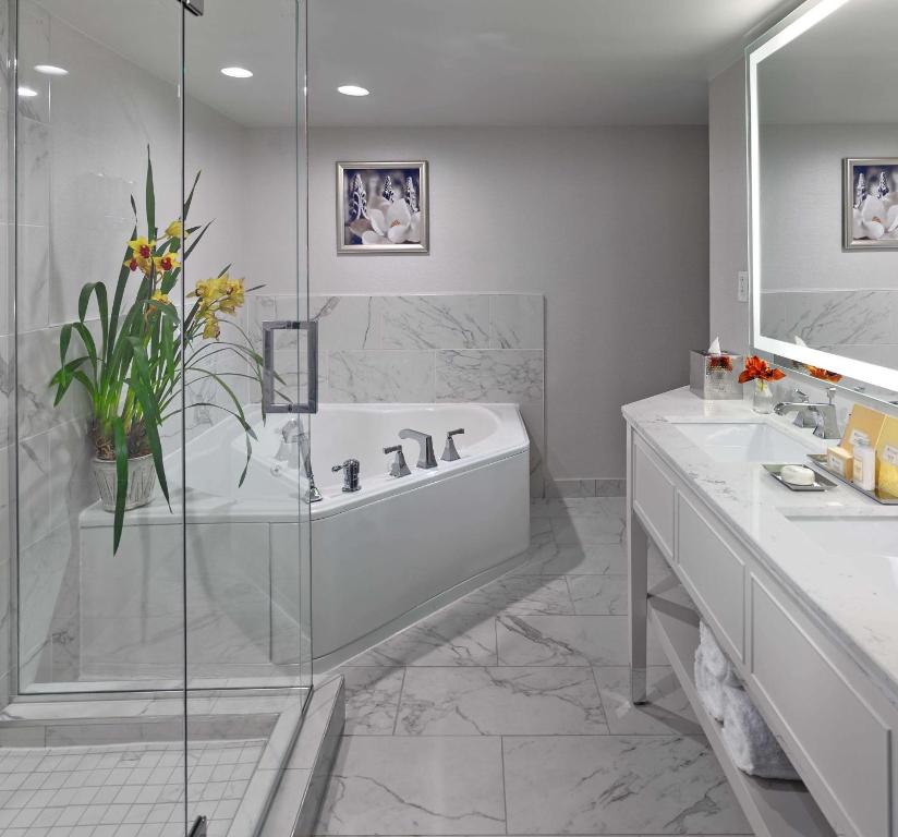 The Royal Sonesta New Orleans - Image 1