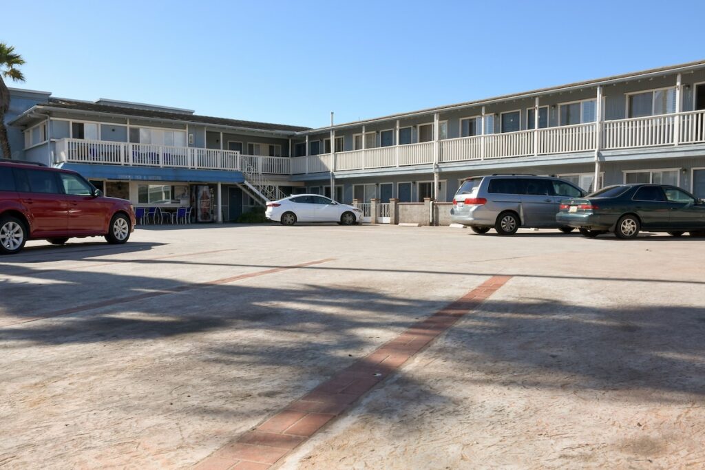 The Shores Inn and Beach Houses - Image 5