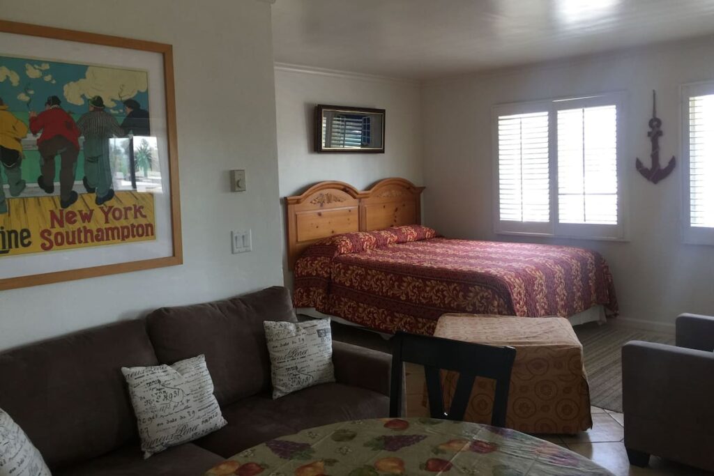 The Shores Inn and Beach Houses - Image 3