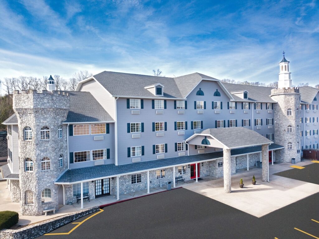 The Stone Castle Hotel & Conference Center - Image 2