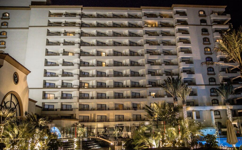 The Waterfront Beach Resort, A Hilton Hotel - Image 2