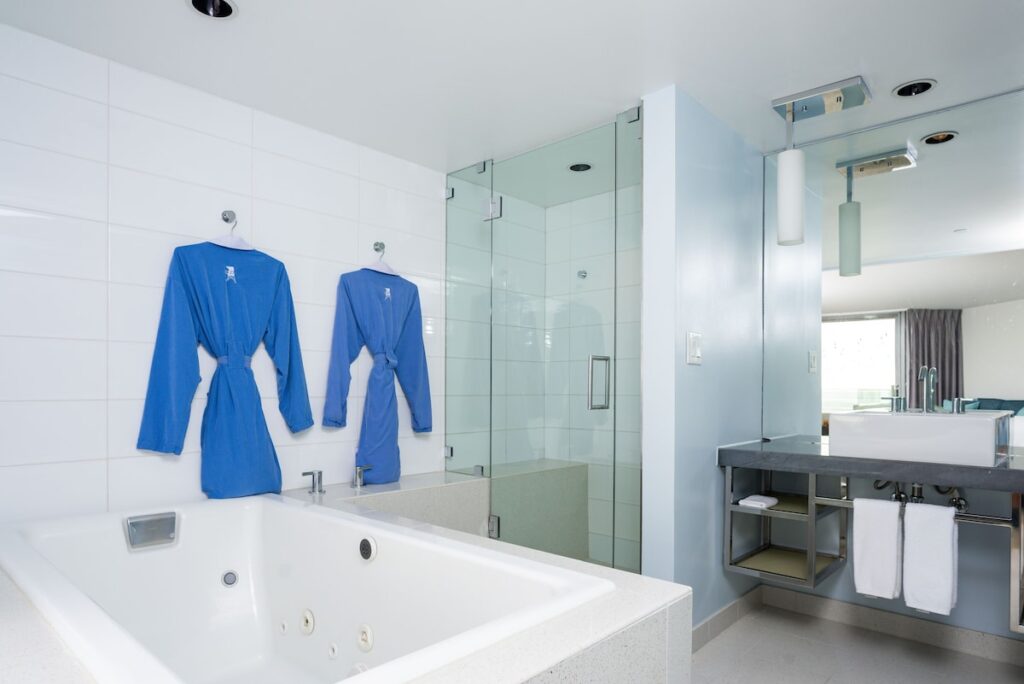 Tower23 Hotel - Image 2