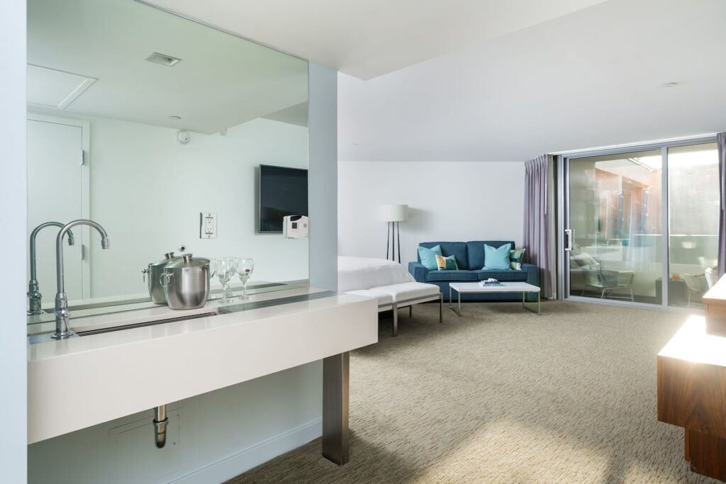 Tower23 Hotel - Image 3