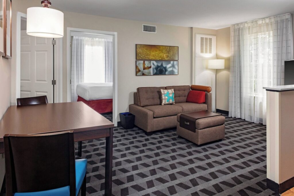 TownePlace Suites by Marriott Dallas Plano/Legacy - Image 3