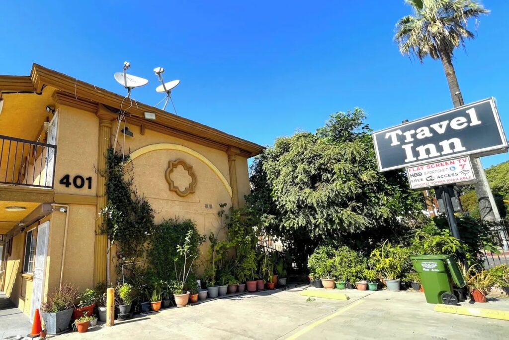 Travel Inn Downtown LA - Image 2