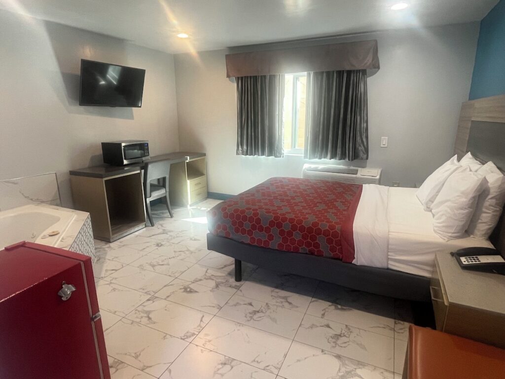 Travel Inn Motel - Image 3