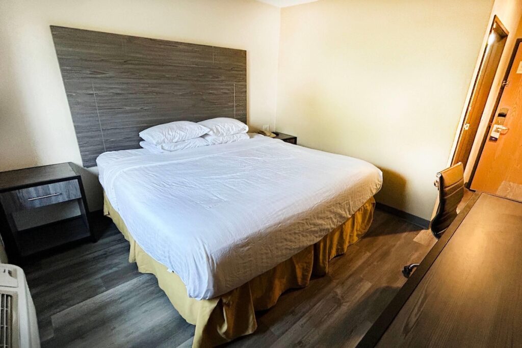 Travelodge by Wyndham Arlington/Dallas Area - Image 2