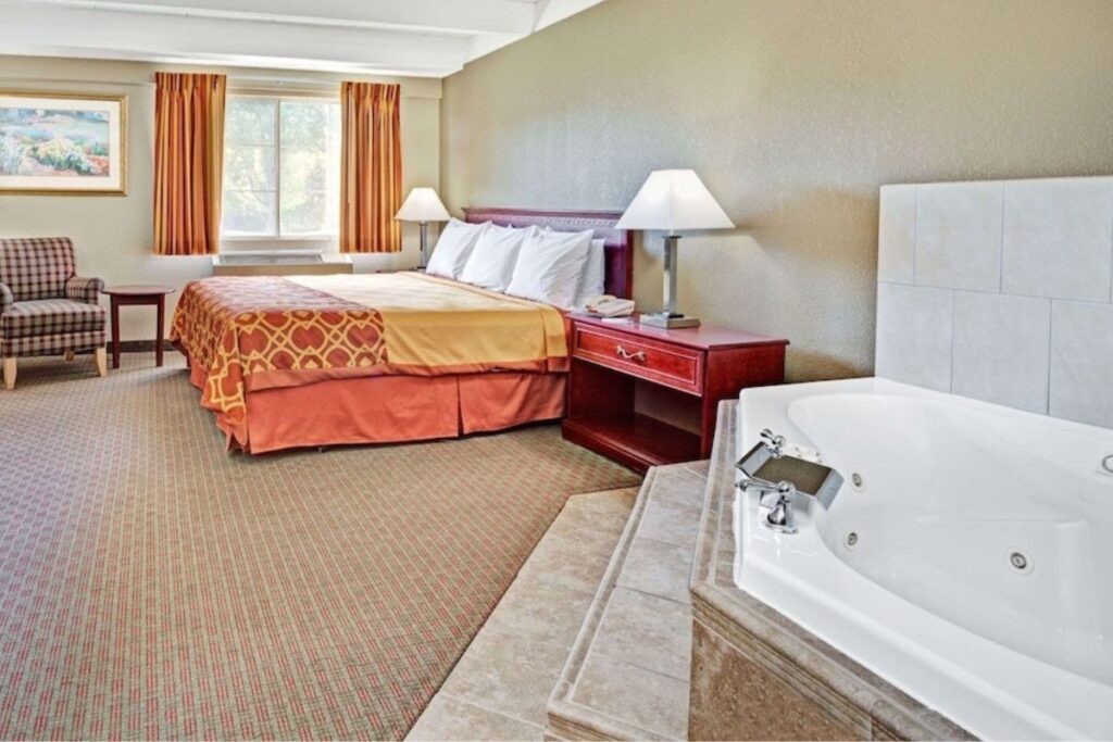 Travelodge by Wyndham Iowa City