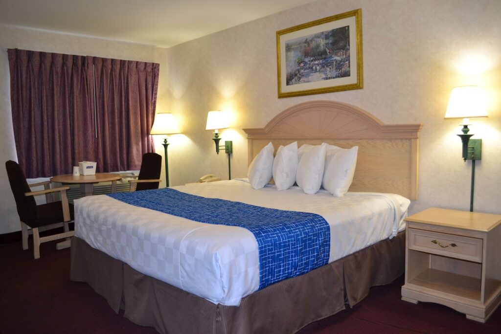 Travelodge by Wyndham Niagara Falls - Image 3