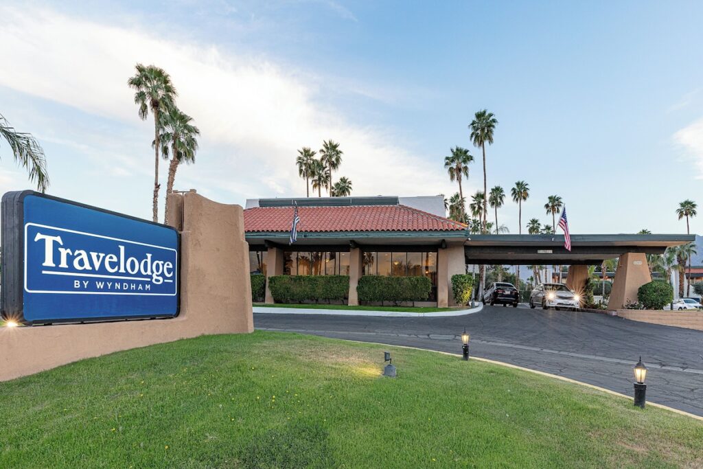 Travelodge by Wyndham Palm Springs - Image 4