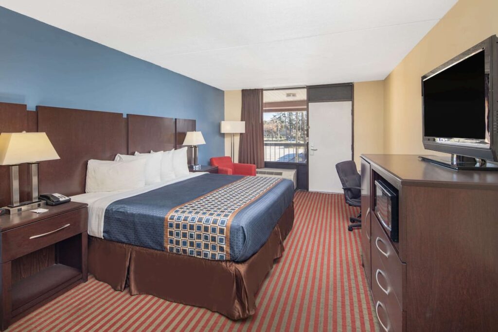 Travelodge by Wyndham Savannah Area/Richmond Hill - Image 3