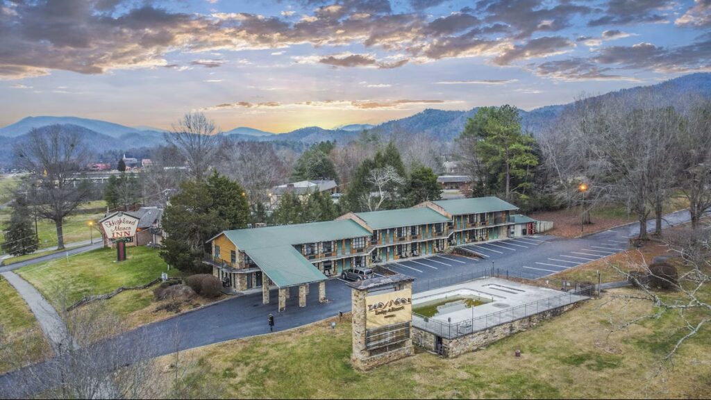 Tremont Lodge & Resort - Image 4