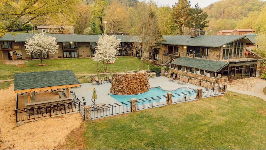 Tremont Lodge & Resort - Image 5