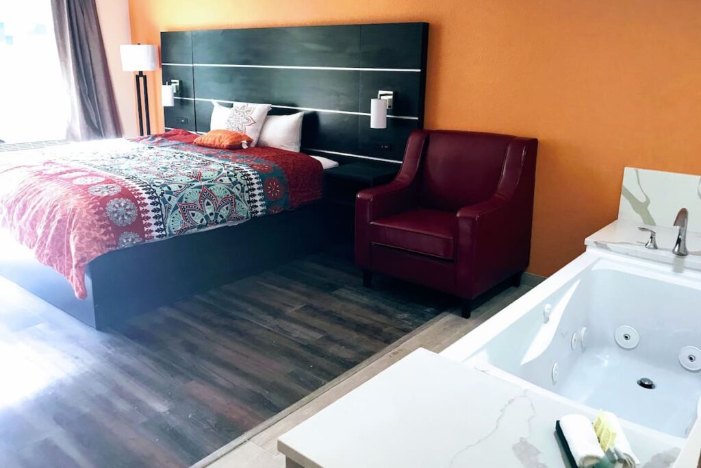 Tropical Inn & Suites - Image 3