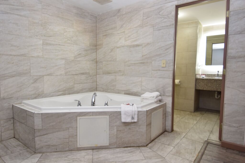 University Manor Inn