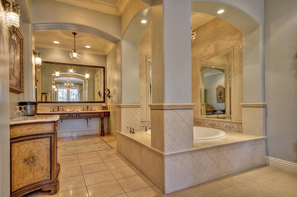 Villa Arden Hills Roseville