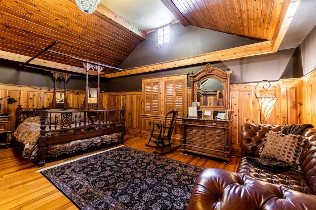 Vrooman Mansion B&B - Image 3