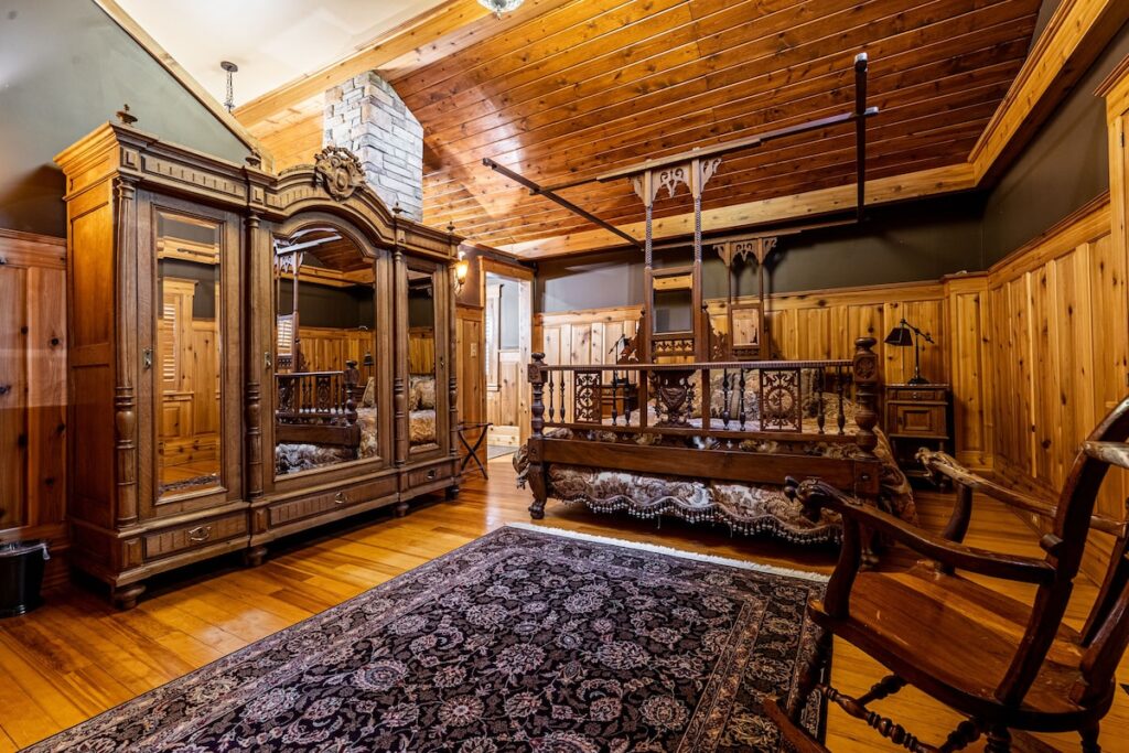 Vrooman Mansion B&B - Image 4