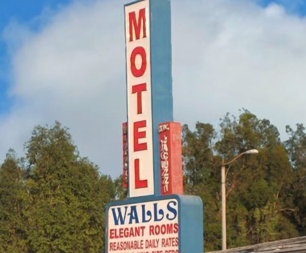 Walls Motel Long Beach - Image 2