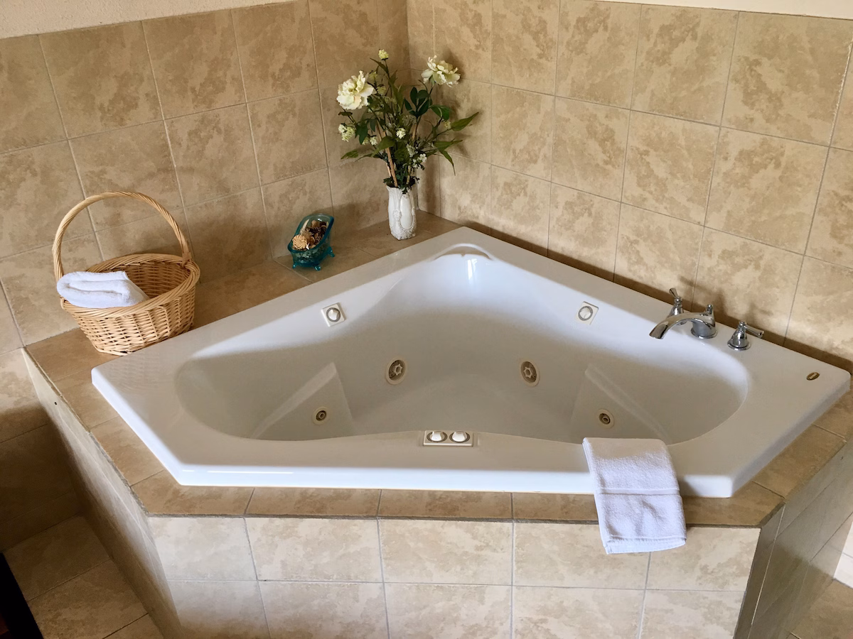 Washington Burgess Inn - Image 1