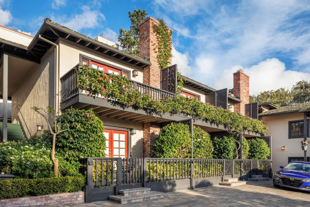 Wayside Inn - Image 2