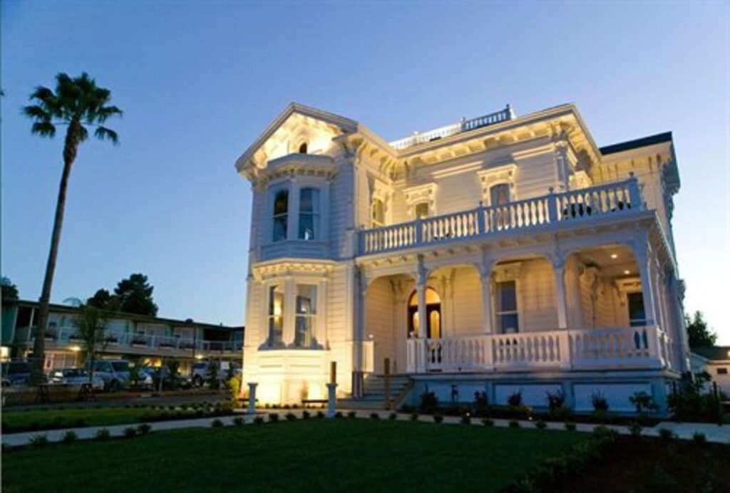 West Cliff Inn – A Four Sisters Inn - Image 5