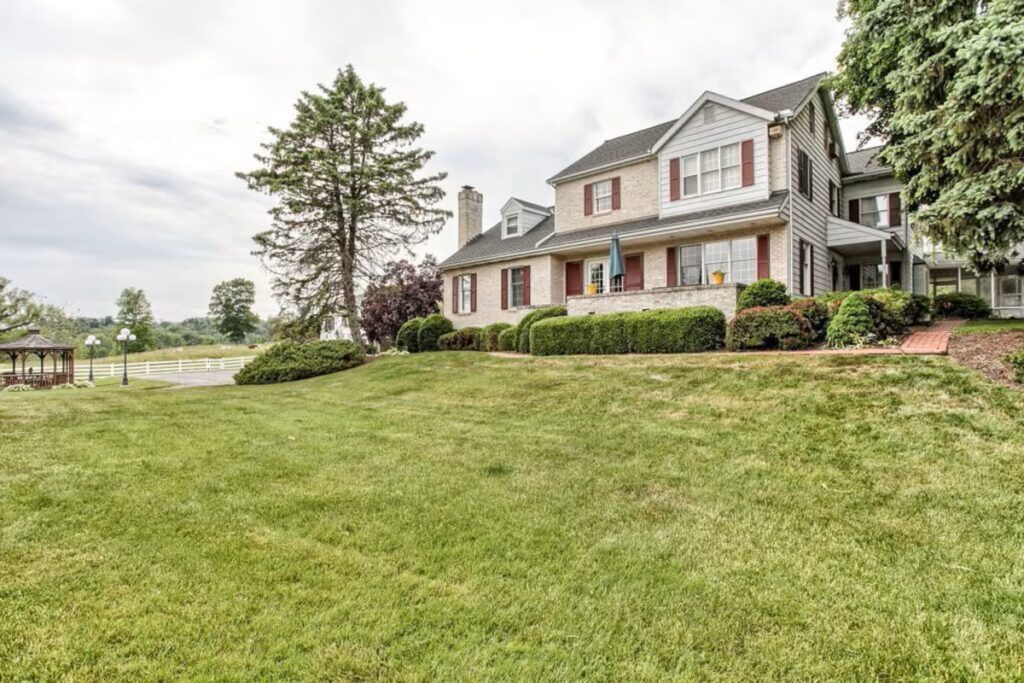 West Ridge Bed and Breakfast - Image 4