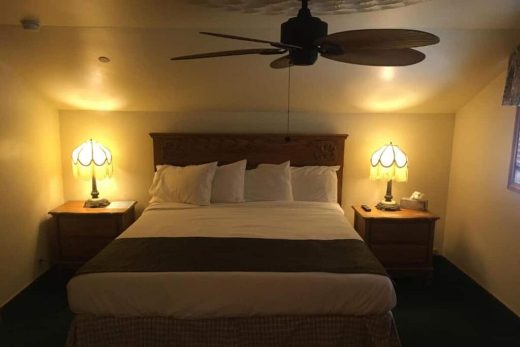 Whispering Pines Lodge - Image 3