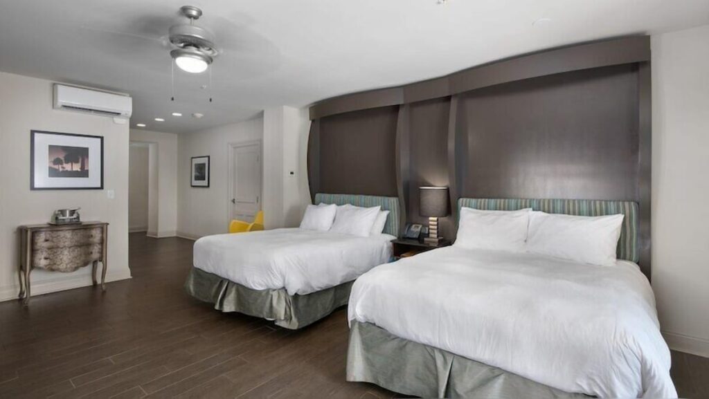 White House Hotel - Image 4