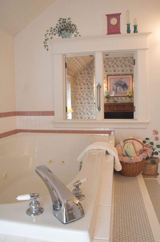 White Lace Inn - Image 2