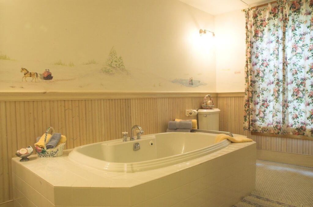 White Lace Inn - Image 1