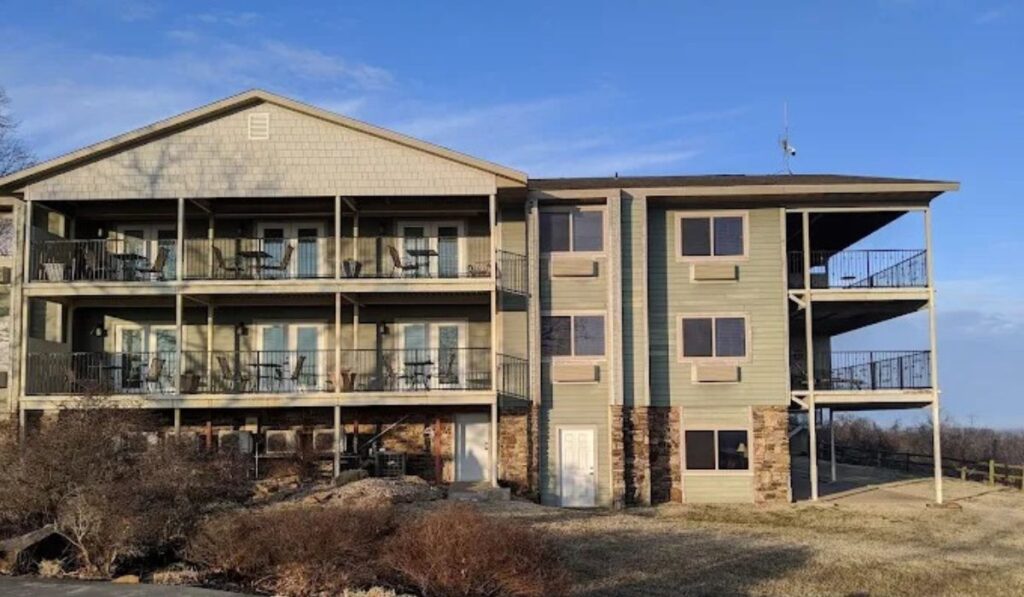 Whitney Mountain Lodge - Image 3