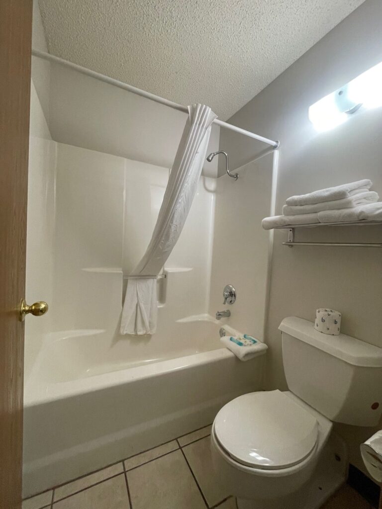 Willow Tree Inn - Image 1