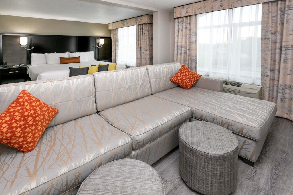 Wingate by Wyndham Dallas Love Field - Image 3