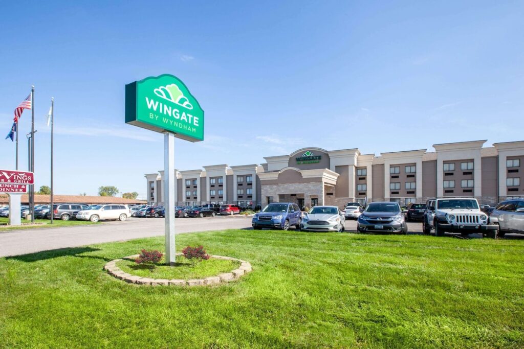 Wingate by Wyndham Detroit Metro Airport - Image 2