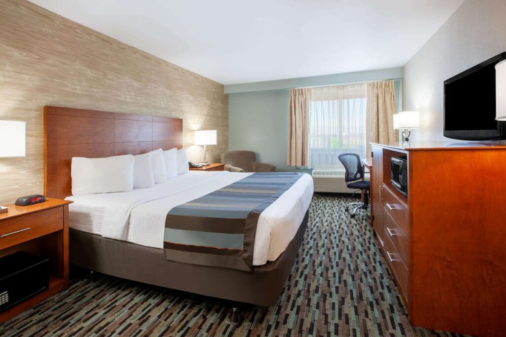 Wingate by Wyndham Detroit Metro Airport - Image 3