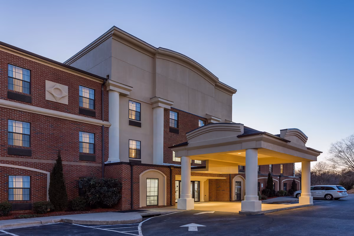 Wingate by Wyndham High Point/Greensboro - Image 2