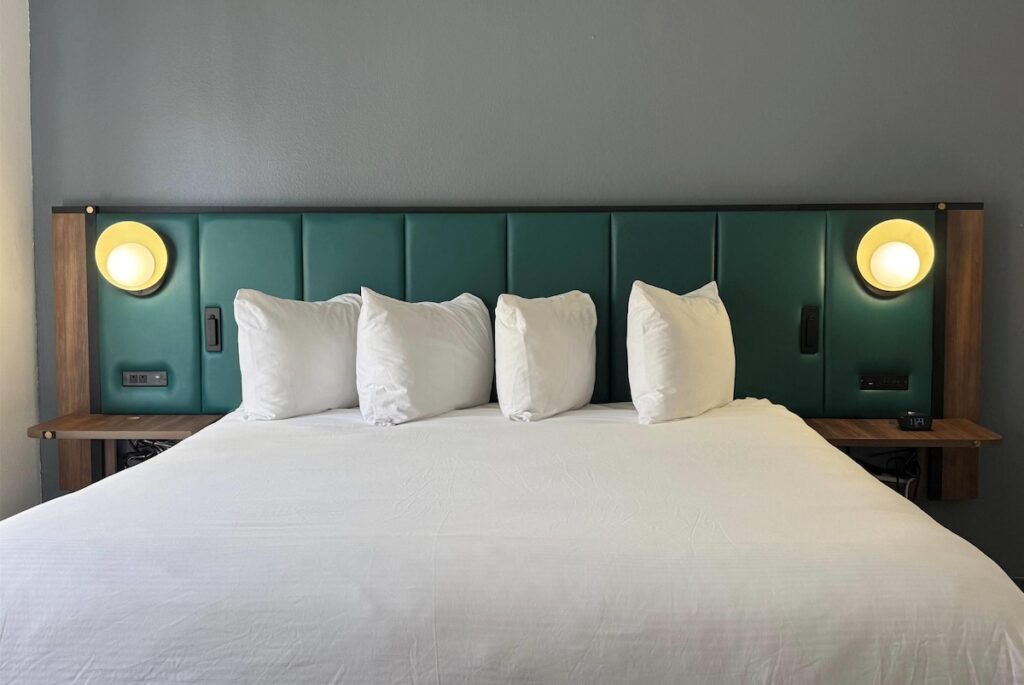 Wingate by Wyndham Indianapolis Airport-Rockville Rd. - Image 2