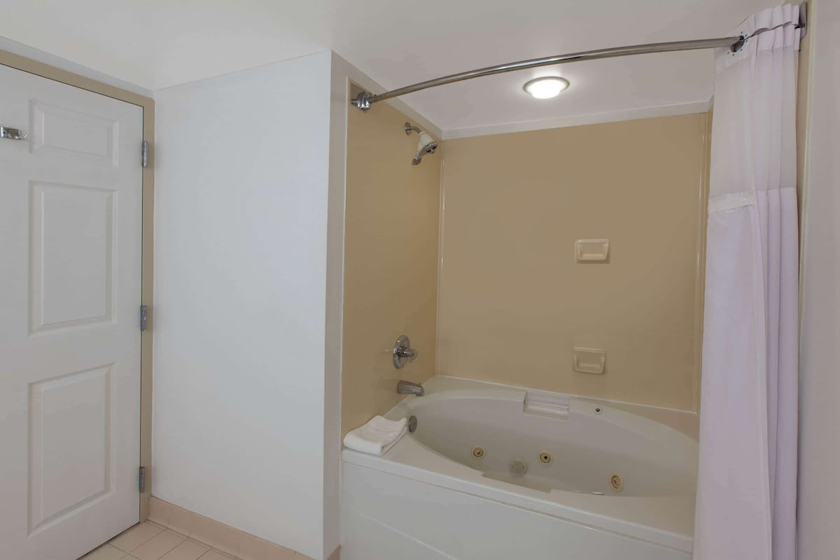 Wingate by Wyndham Oklahoma City Airport