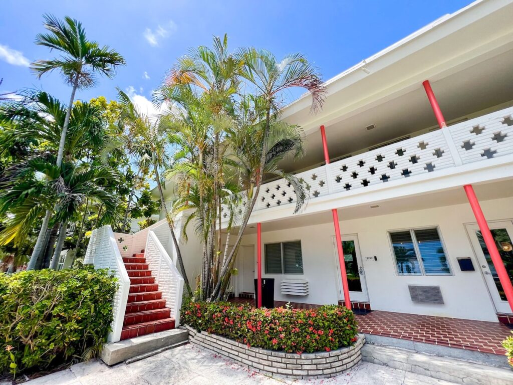 Winterset A North Beach Village Resort Hotel - Image 2