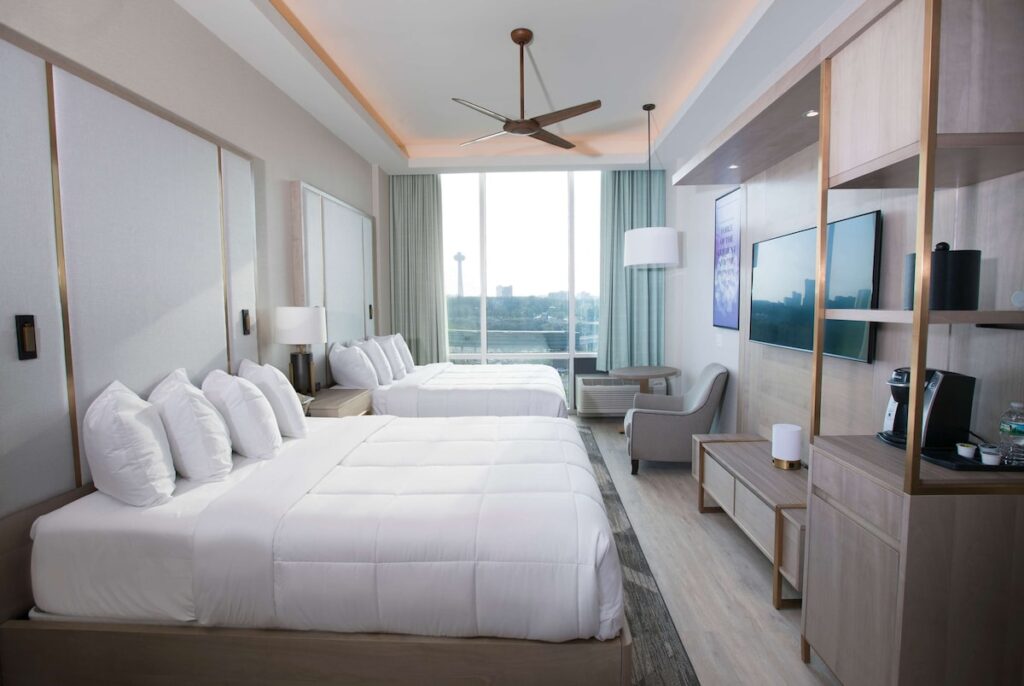 Wyndham Garden at Niagara Falls - Image 3