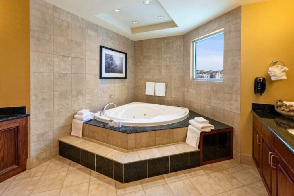 Wyndham Grand Oklahoma City Downtown