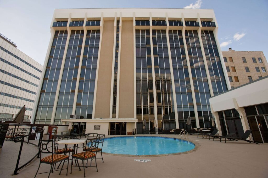 Wyndham Midland Downtown - Image 2