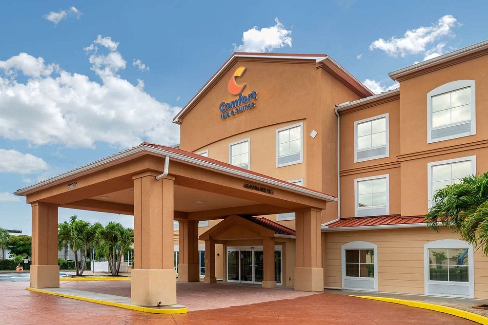Comfort Inn & Suites Airport - Image 2