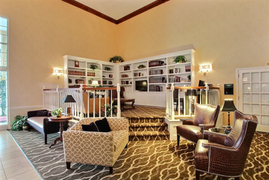 Comfort Suites Appleton Airport - Image 3